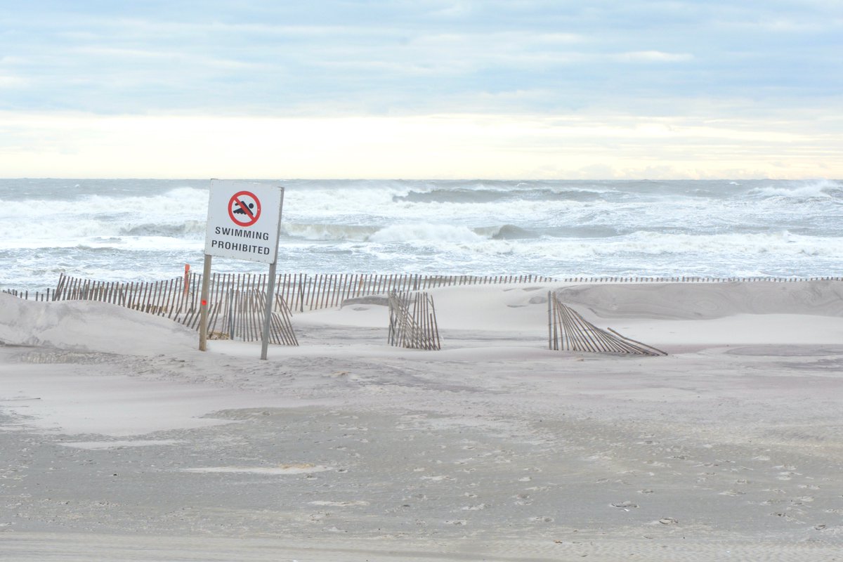 CraigPeterLow's tweet photo. No swimming today at #RobertMossesStateParkBeach!  Current storm pushing big waves and high tides onto #FireIsland and #GreatSouthBay on #LongIsland south shore. https://t.co/jSsRY7iw14
