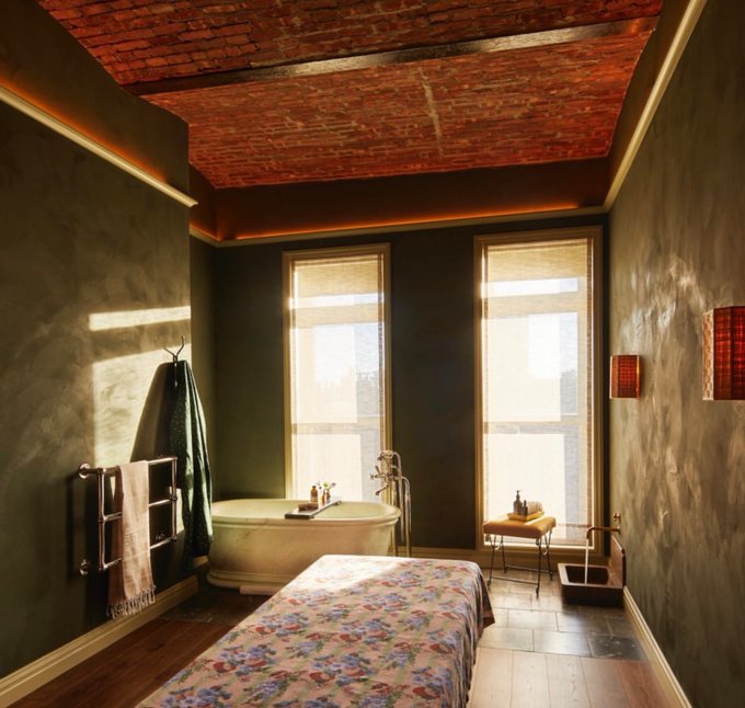 Who wants to consumate The Spa at Hotel Chelsea with me? https://t.co/HztxyDzwCd