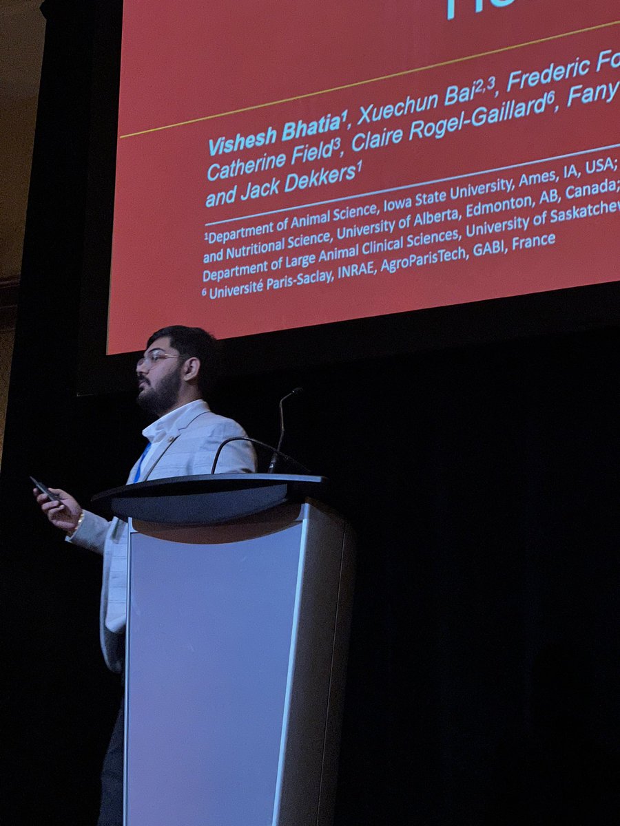 RuralRootsCda's tweet photo. Onto finalist presentations for the R.O Ball Young Scientist Grad Student Competition - congratulations to all the students presenting! #banffpork https://t.co/lxv9tubuNH