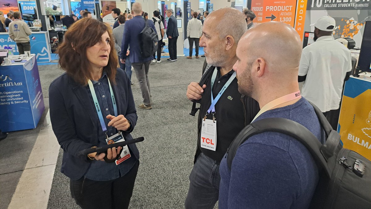 Au CES 2024 de Las Vegas avec le projet Mobyletta 83 smart-covoiturage pour les agents de la Préfecture du Var. L'occasion de découvrir les innovations de la tech Respiration créative avec Christophe Selves de Comlight
#Lasvegas #ces2024 #regionPACA #VAR #DPVa #draguignan