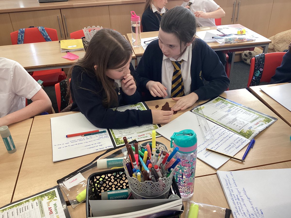 HBJSCH63's tweet photo. Year 5 kicked off their new Discovery topic by looking and creating the different continents of the world…
#HBJSGEOGRAPHY
#HBJSYEAR5
#HBJS5L https://t.co/4X94IilPng
