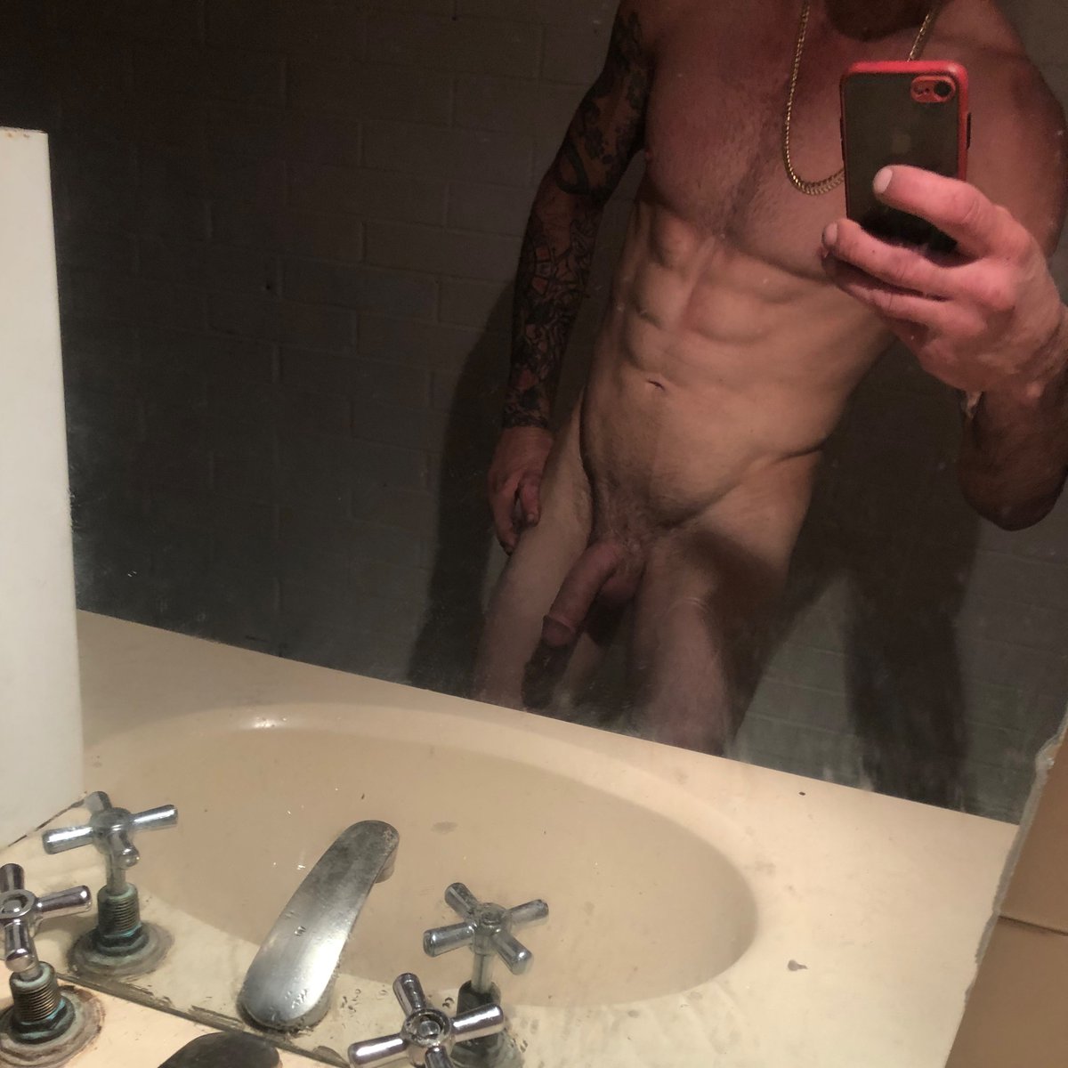 NathanTalbot69's tweet photo. ladies..? 🤭 https://t.co/AfqOhIwUri