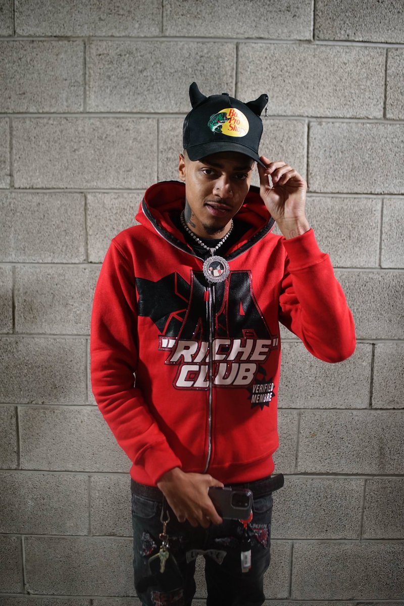 OnlyOne1YC's tweet photo. Can't Lil Boy Me I'm The CEO CFO And Investor‼️These Next Moves Are Personal 🦅 https://t.co/eDZcPs0YyR