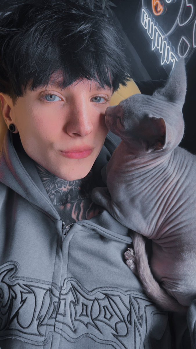 🖤👽🖤