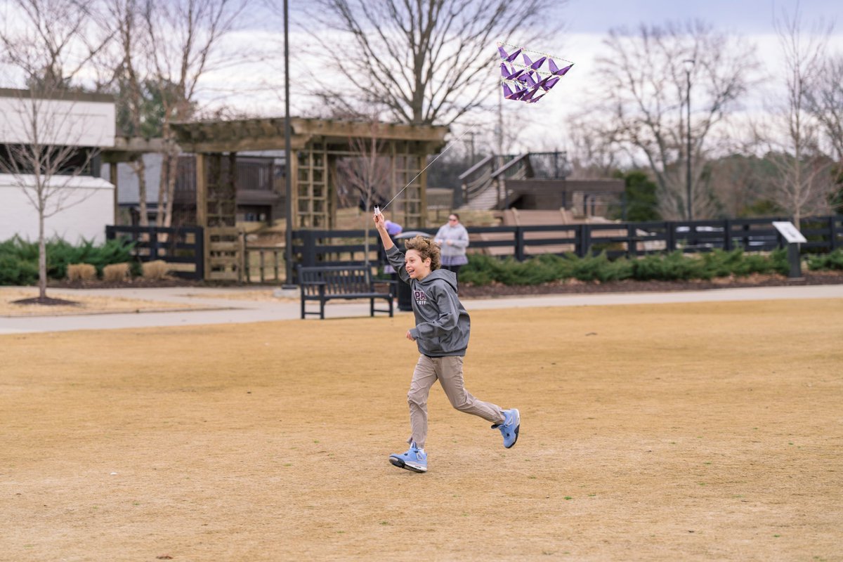 cpalions's tweet photo. In Mr. Gerlach’s 6th grade science class, students are learning all about flight and space. In this lab, students constructed a 10-cell tetrahedral kite- working together to follow instructions, pass a flight “inspection,” record data, & problem-solve. #CPAms https://t.co/hMXmHW6f6s