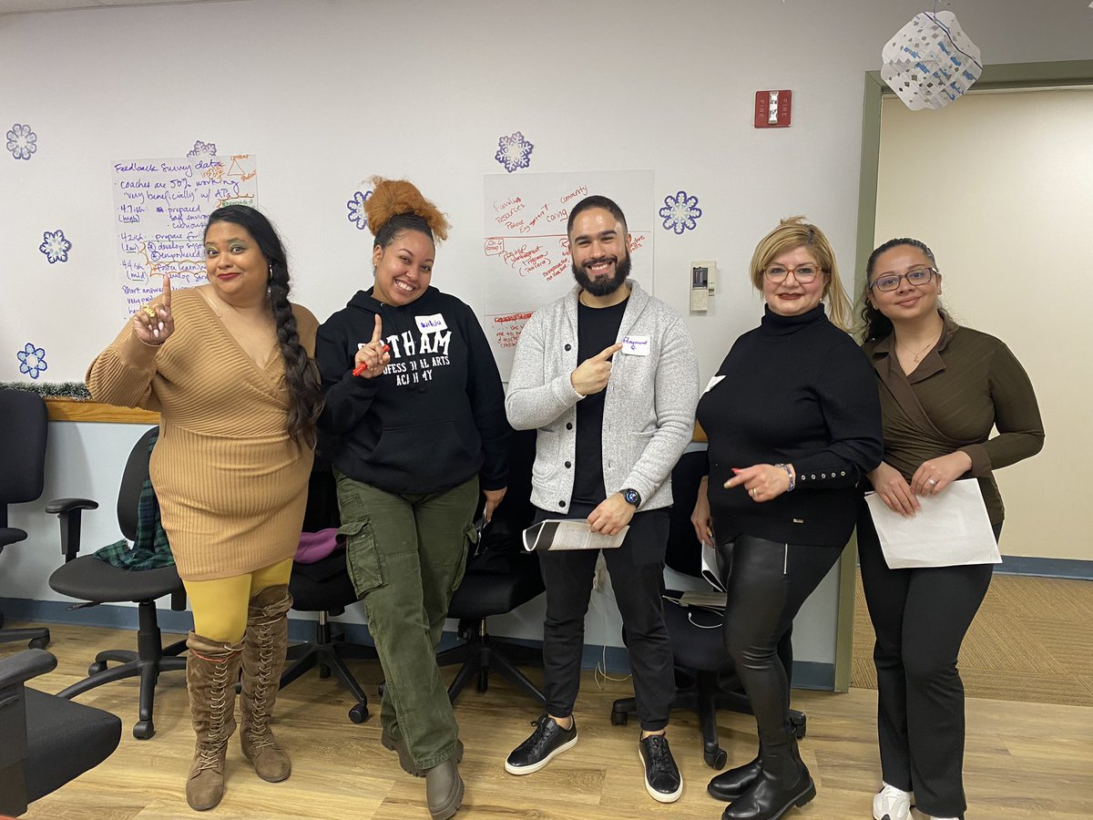 CIOBCitywide's tweet photo. Today's Parent Coordinator PD was a success! We explored effective parent communication, conflict de-escalation & innovative AI tools for understanding grad requirements. Plus, valuable networking tips were shared! ๐โจ #ParentCoordinators #NYCPublicSchools #AI #Graduation #PD https://t.co/zBHttf96wF