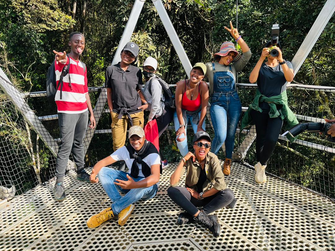 WCT_rw's tweet photo. Canopy walk😊 at @NyungwePark @visitrwanda_now; we connect people with nature through green and sustainable tourism. We'd like to encourage you to visit our website for more information. https://t.co/TzzhAgvZcK #wildlife #conservation #travel #nyungwe #canopywalk https://t.co/yWG3s13cAK