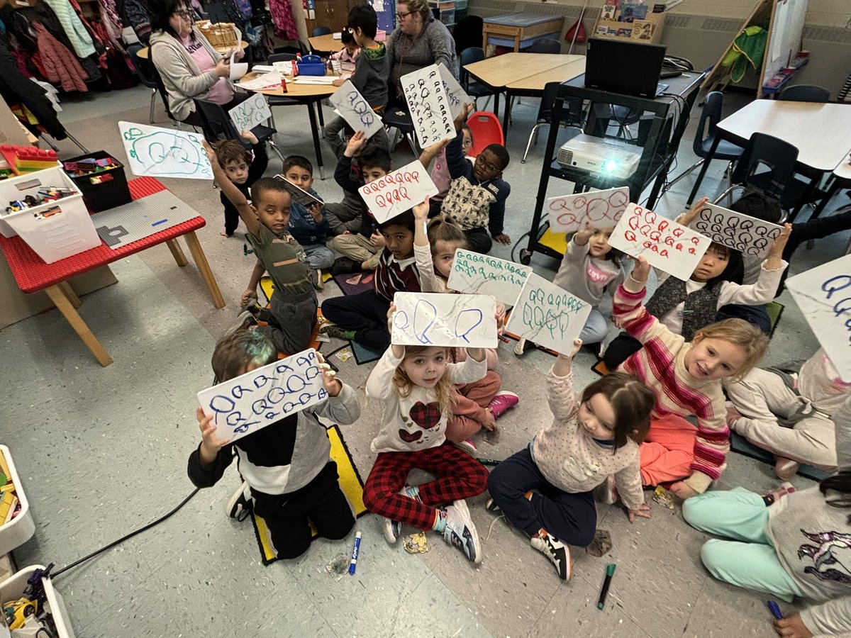 DaynaMoro's tweet image. Rocking our letter Qq #knowledgeable #risktakers @GlenwoodGriffin