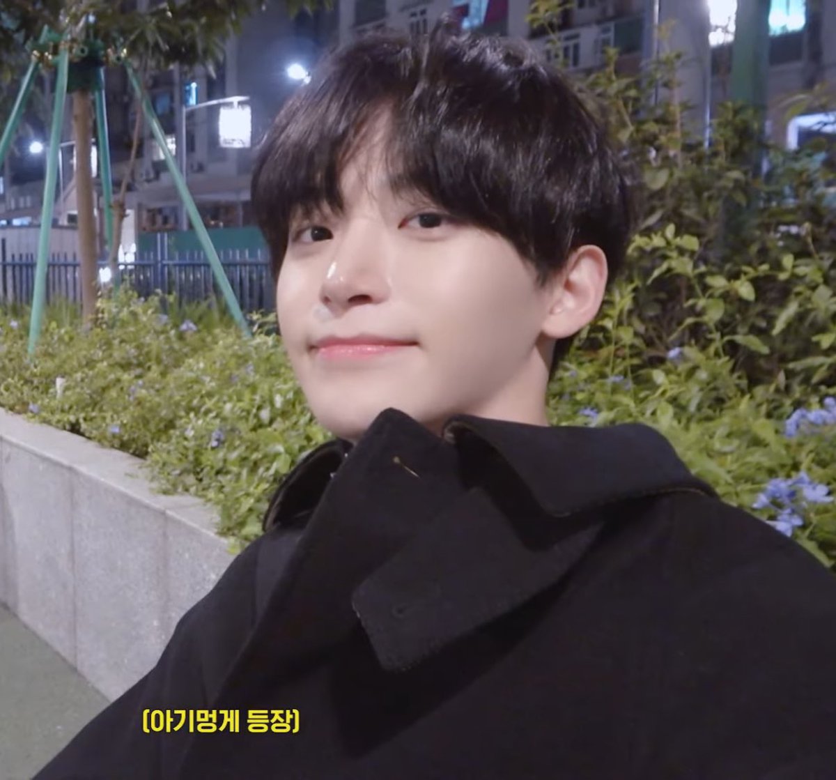 하………못잊겟다고…
기억해…놀이터에서뛰놀다경비아저씨한테시끄럽다고혼나던우리둘…