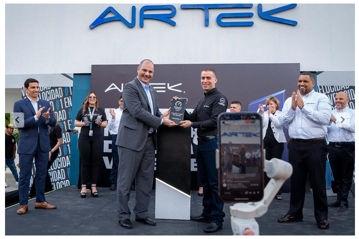 RafaRebelde200's tweet photo. @airtekinternet Ookla reconoce a Airtek como la red fija de internet más rápida de toda Venezuela https://t.co/csXqcy3Shl #CabimasConAirtek https://t.co/aR6ZNfVdlC