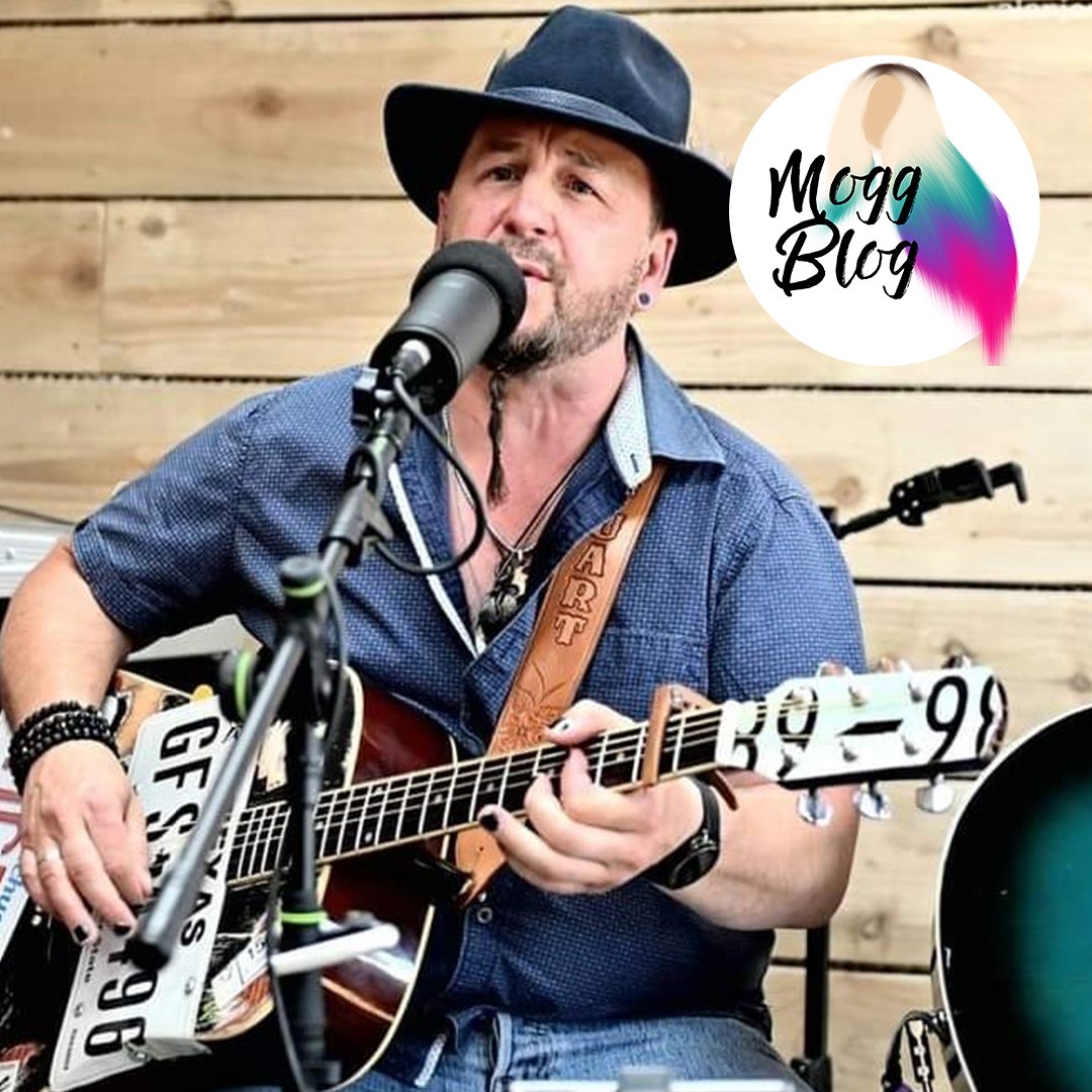 MoggBlog's tweet image. Fancy some rock goodness to liven up your Wednesday night?🤘🥵

Read my review of SIR-VERE, Stuart Rolfe, Baïki &amp;amp; King Crash's new releases below.

👉moggblog.com/2024/01/07/roc…
👉shorturl.at/vKOUW