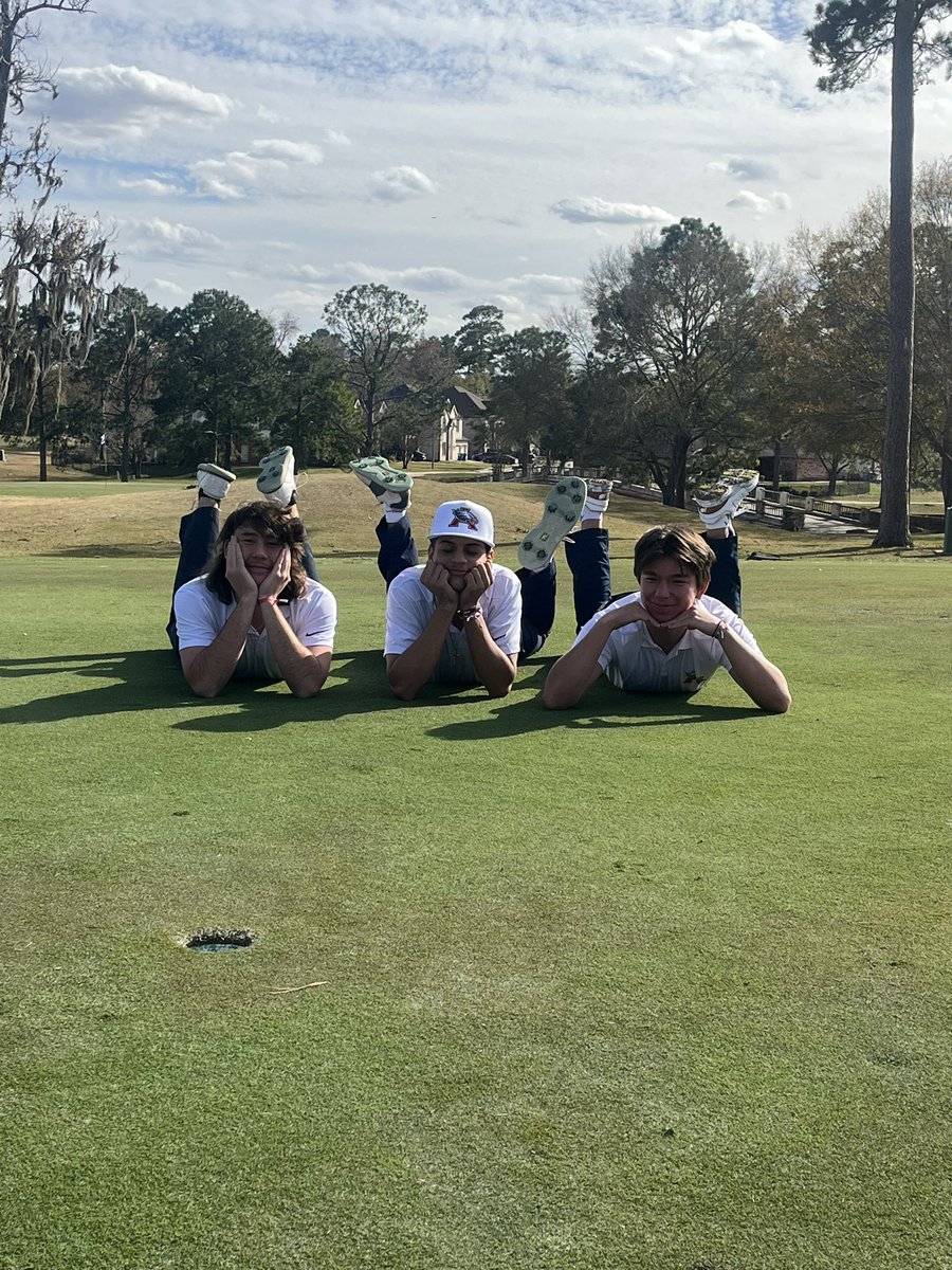 AHSEagleGolf's tweet photo. Picture day at the π
°οΈ #TeamPics #FunnyPics #AtascocitaGolf #AHS #Theπ
°οΈ #AtascocitaHighSchool #EagleGolf https://t.co/Z9aNe5b3HS