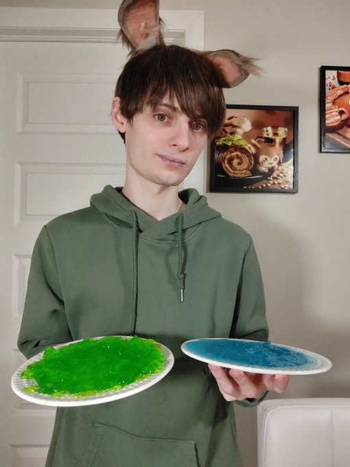 Jello time fun time :3 ~ https://t.co/gVLABkTwAK