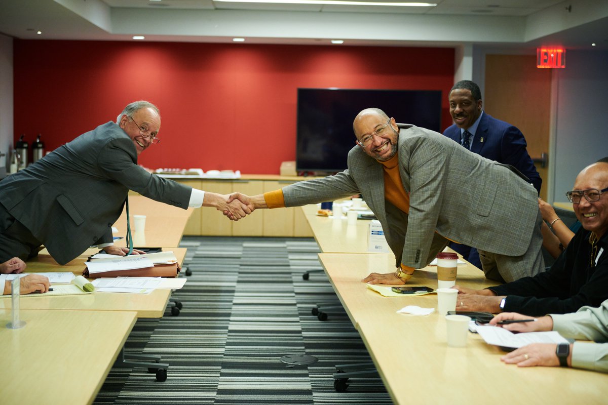 DC37nyc's tweet photo. Breaking News 📰 A tentative agreement has been reached between @DC37nyc and @CUNY in collective bargaining negotiations. The proposed 5-year contract offers increased wages and benefits to over 9,300 employees.

Photo: CUNY / Marcus Beasley

#1u #UnionStrong #DC37 https://t.co/JcBbtIeuUN