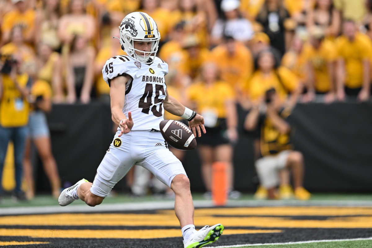 Spartan_Shadows's tweet image. Western Michigan punter Carson Voss committed to Michigan State to live out his childhood dream.

Voss always wanted to be a Spartan.

STORY: spartanshadows.com/michigan-state…