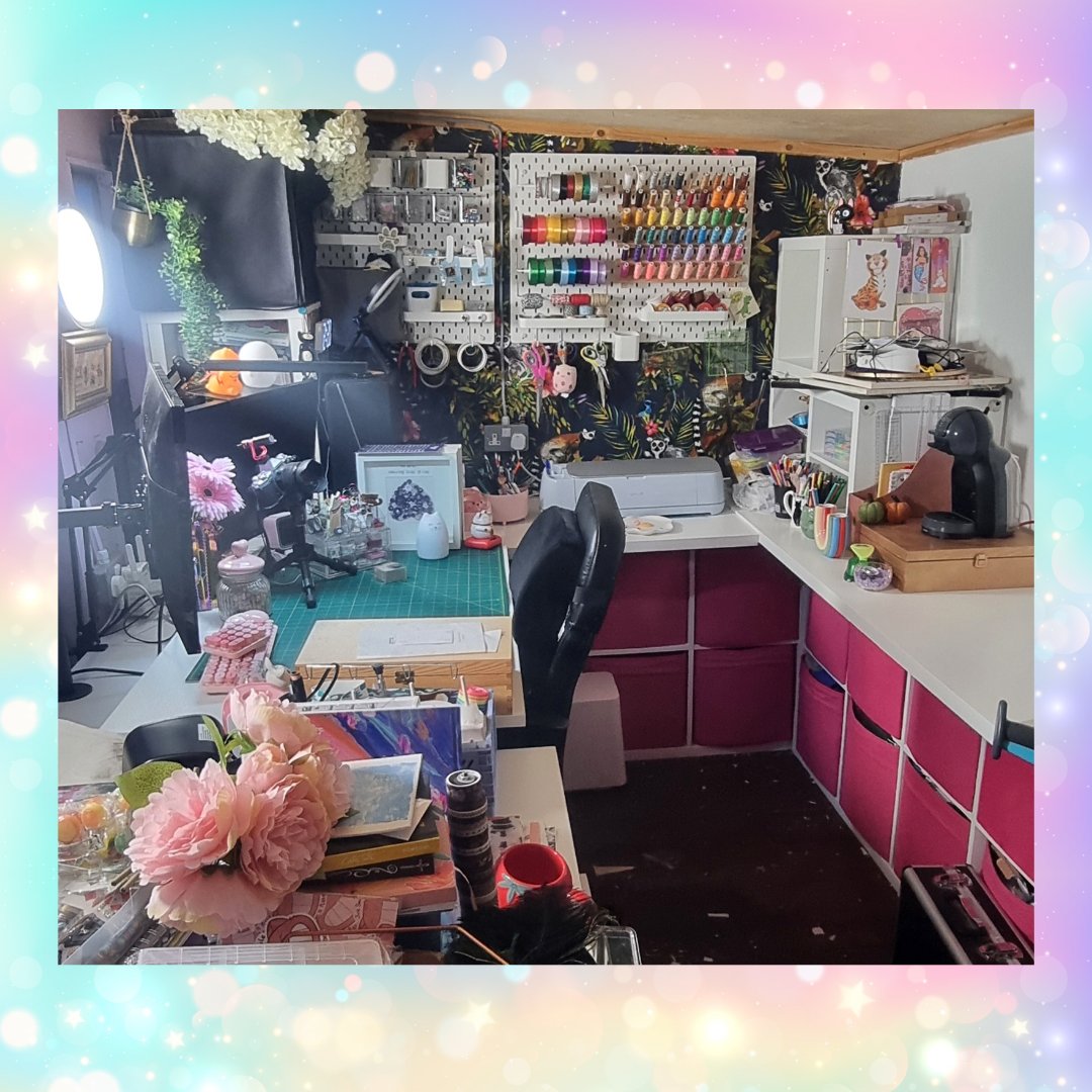 Operation reorganise craft studio is finally starting to feel like it's getting somewhere 💜 one end of the studio is almost finished 💜

#craftyjujudesigns #craftyjuju #craftyjujusweddingtreats #craftyjujukittens #craftstudio #reorganise #tidying #smallbusiness #whydidistartthis