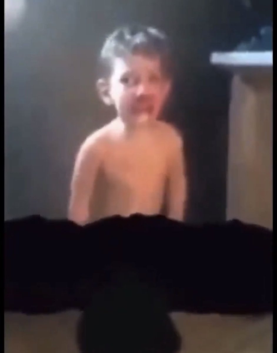 Derin_Devlettt's tweet photo. Bu görüntüyü #Epstein diye paylaşıp, Türk çocuğu diye ortaya atıp, sosyal medyada yayanların hepsi tutuklanıp içeri atılmalıdır.

Bu görüntü 2021 yılında Brezilya’da babası tarafından şiddet gören çocuk ve gereği yapılmış. https://t.co/kcnV5FPw11
