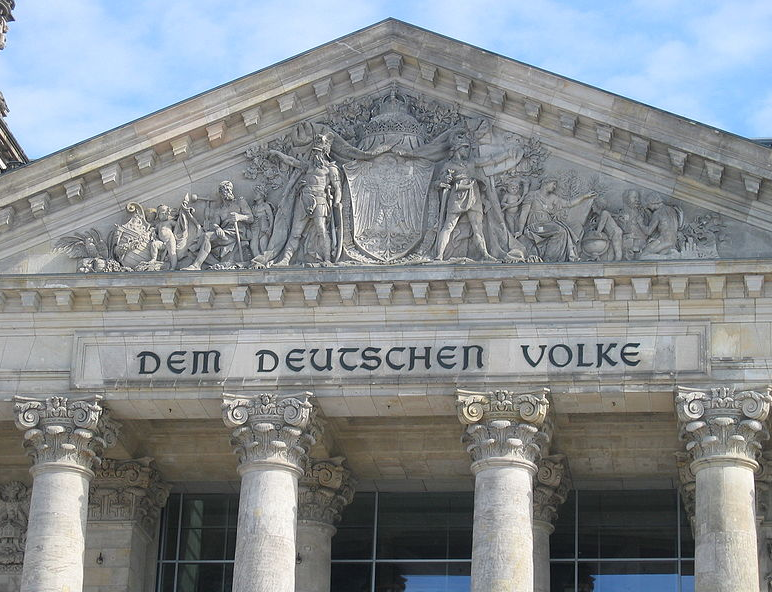 diesel_v6's tweet photo. @NancyFaeser WAS bitte ist am Wort Volk undemokratisch?
Und die Würde behalten die #Remigranten auch ausserhalb der Landesgrenzen!
Es heißt "DEM DEUTSCHEN VOLKE" und nicht ALLEN VÖLKERN! 🤢
#AusGruenden https://t.co/NcnOHsDLUV