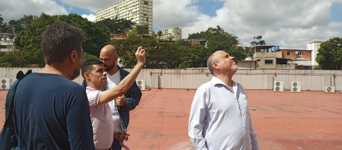 CulturasUNEARTE's tweet photo. #EnFotos|| 📷 #10En La visita contó con la guía de Juan Carlos Lugo, Decano del CECA Armando Reverón, quien mostró los espacios de los talleres, oficinas administrativas, salones y otras áreas. https://t.co/QhfBBKuuN7