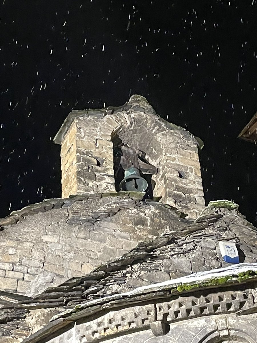jrambaud's tweet photo. #Romanico y #nieve #arquitectura y #meteo #Bossots #Valle #Aran #ValdAran #Pirineos #Pirineus #Catalunya https://t.co/InvDEPoHyM