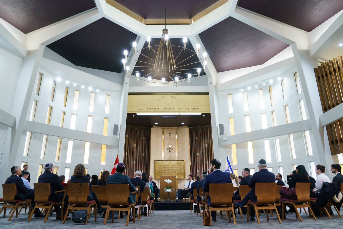 Justin Trudeau tweet media