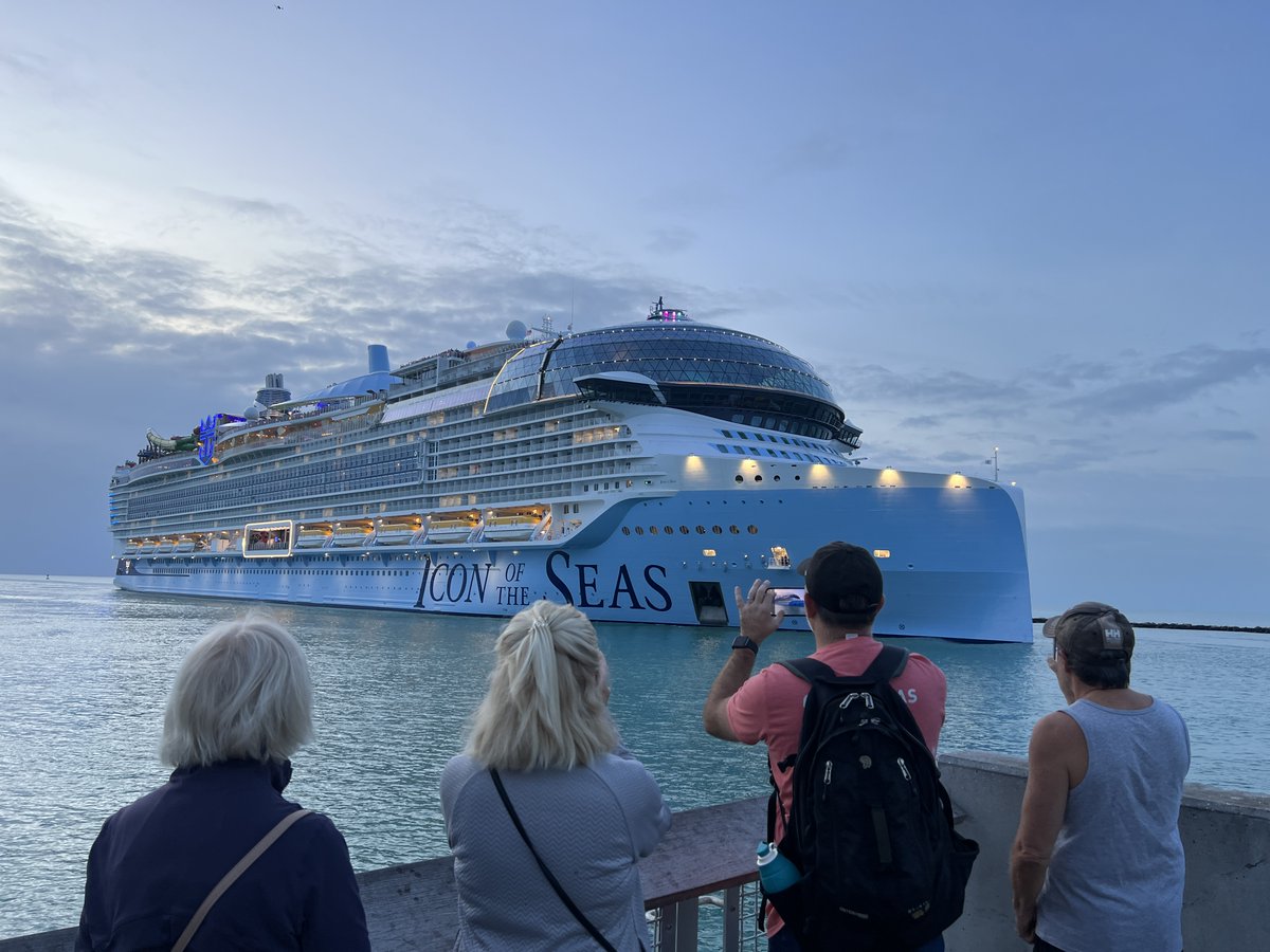 📢 We're sharing all the latest from Miami as #IconoftheSeas makes her *big* debut! Follow along with all the excitement here: cruisecritic.com/news/royal-car…