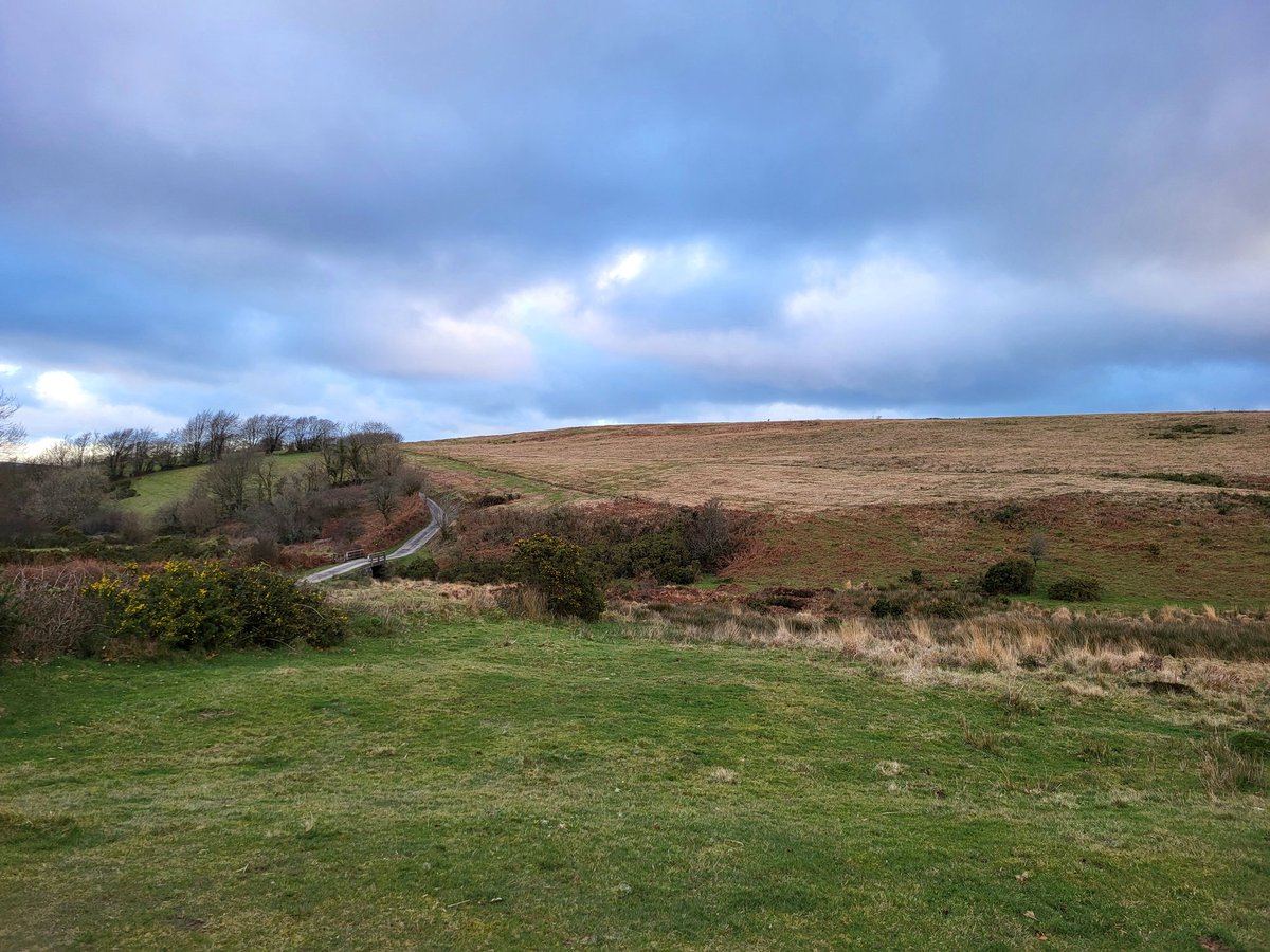 DanJamesENPA's tweet photo. A chilly start to the day on #Exmoor.
#CommutingViews https://t.co/PaQFNKswmm