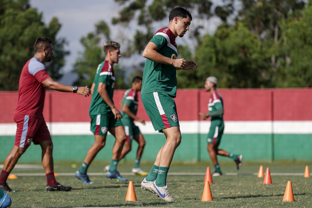 Seguimos! 💪🇭🇺

Pelo tri do <a href="/Cariocao/">Cariocão</a>, Fluminense! 🇭🇺🇭🇺

📸: Lucas Merçon/FFC
