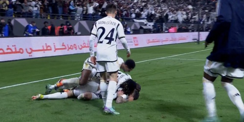 the_marcoli_boy's tweet photo. Real Madrid Fans across the Globe, Drop 🤍 and let's connect 🔥 https://t.co/T2KQx7NTrY