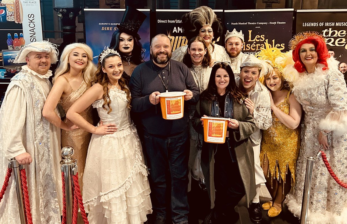 Thank you for everyone who donated to our bucket collection tonight @GwynHall Panto #JackAndTheBeanstalk Runs til 14th Jan gwynhall.com/shows/jack-the… Thank you to #MayorOfNeathPortTalbot @NPTCouncil for inviting us to be their chosen charity.🧡🖤