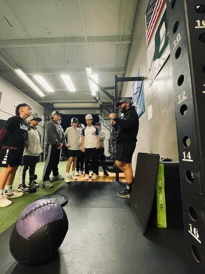 CoachVinnyAPL's tweet photo. No better feeling than working with young, determined athletes. Month 2 is underway for CenCal Athletics 13U Team, just one extra weekly session has done wonders for these dudes. @Mason21Davis #strengthandconditioning #baseball #offseason https://t.co/glNAVd6OXA