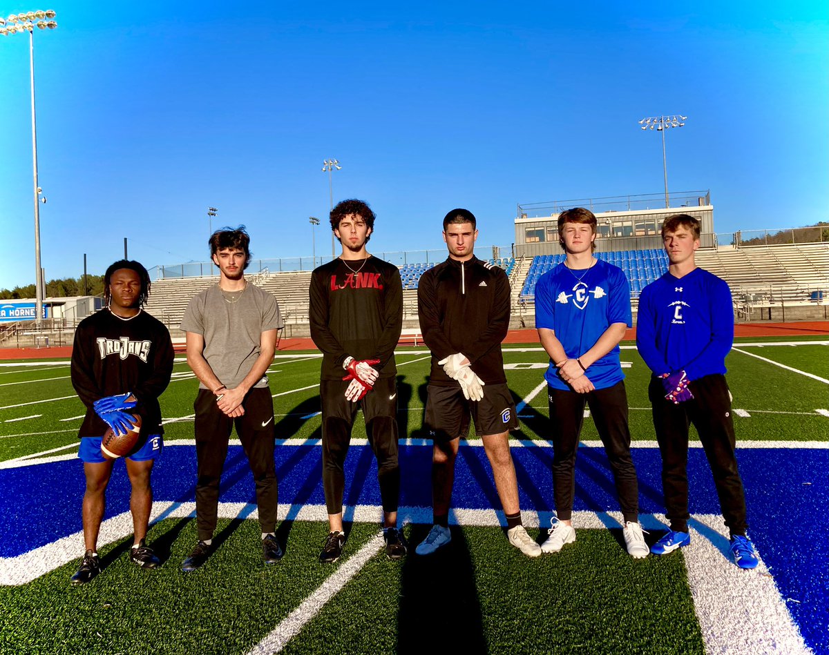 HallTechSports1's tweet photo. 📍”They’re Putting In Work”
@ChelseaHornets 

Great visit today @ChelseaHornets and saw these guys putting some work on the field…..

📸Left to Right:

@EmersonRussell7 
@QassimHarbor 
@JaxonShuttlesw1 
@OwenXCarlson18 
@carterdotson10 
@CJDurbin14 

(@OnPointMediaMG)#Alabama https://t.co/T57pOGaL3T