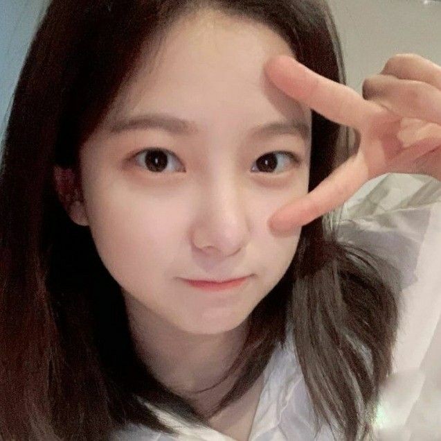 Pronta para assistir só mais um pouco de tv antes de ir dormir. Boa noite~ 💗