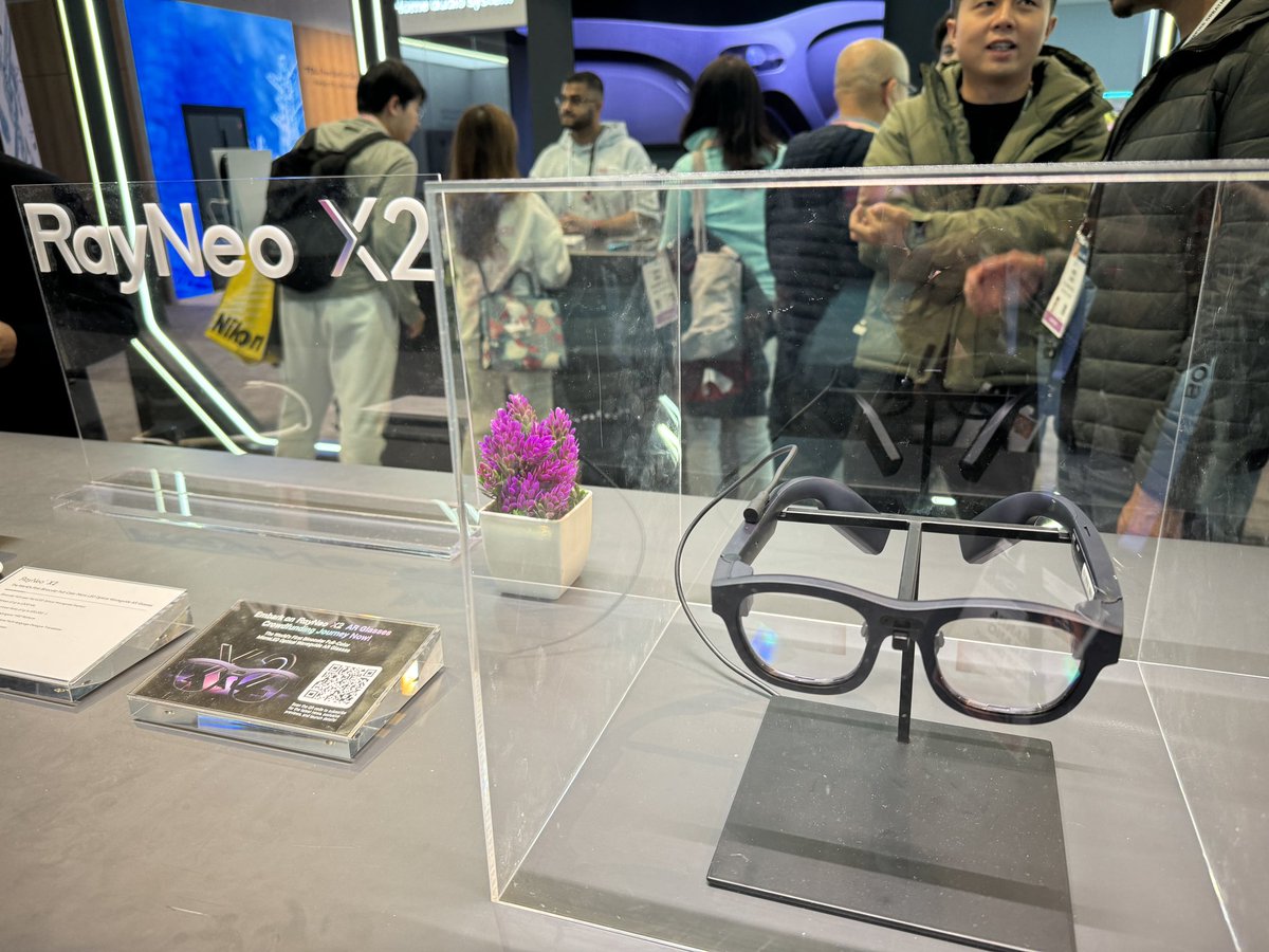 jojoatilano's tweet photo. AR is alive and hot at #CES2024. But the standout for us was TCL’s Rayneo X2  @TCL_USA https://t.co/UymXhKzZcD