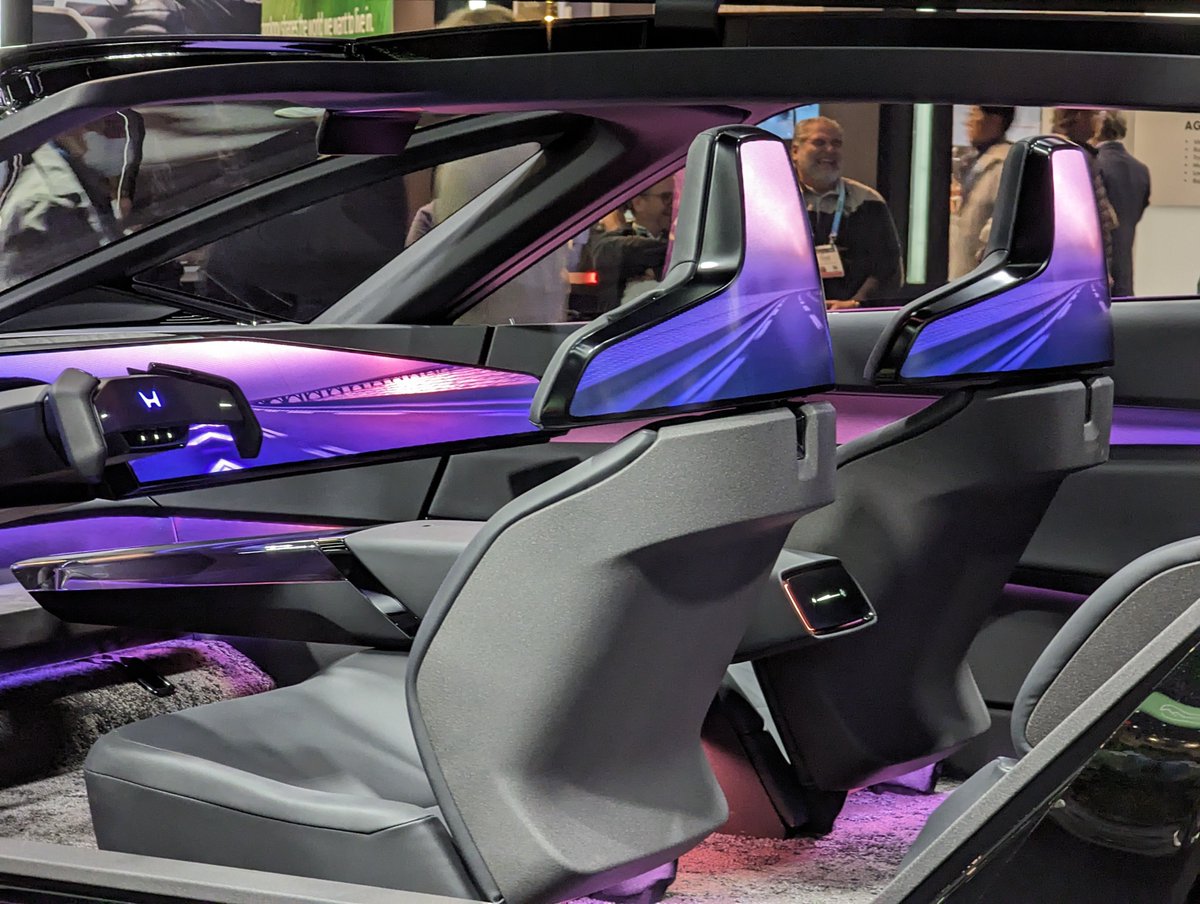 Techylyte's tweet photo. The Saloon looks simply amazing 

#CES2024 https://t.co/vL1MnWhfrm