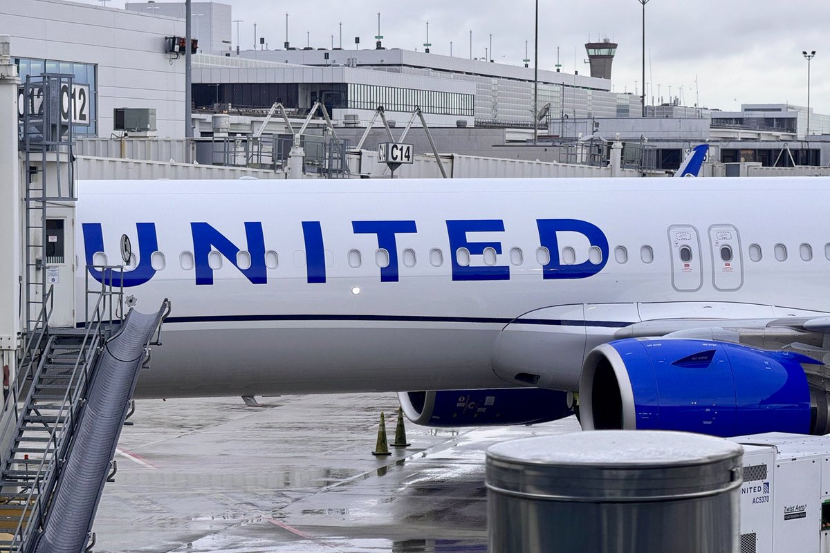 Skycheckin's tweet photo. United deal: 50,000 miles round-trip to Amsterdam https://t.co/nt6LAOEQE7 https://t.co/vzmLR7os9I