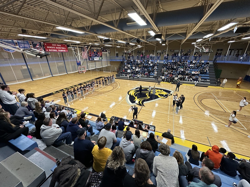 ClarkeWBB's tweet photo. So glad to have everyone together again, and it's for the best reason. Let the celebration begin!
#TogetherWeDefine | π¦ π | #runas1 https://t.co/eHDsL0ldcD