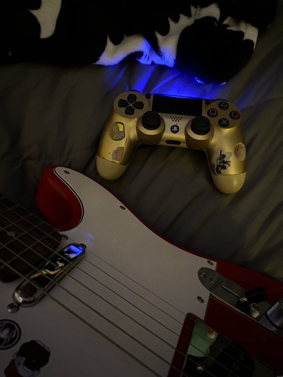 9vinski's tweet image. #MUTITASKING