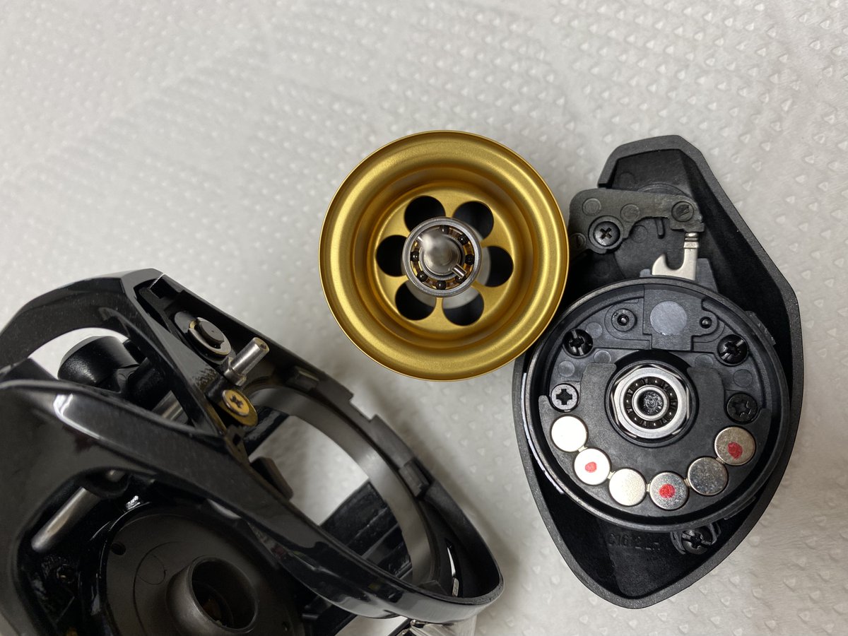 zpi_staff's tweet photo. 不変の性能はスプール専用だからです
Stop&Goが基本のベイト用スプールは初速重視
軽量スプール>SiCBB>F-0は影響力の順序
軽いルアー程差がつく
SiCBBはスプール専用であってリール専用では有りません
ココ重要です
その理由はイベント会場でお話ししましょう
#zpi #SiCBB https://t.co/hMQMkNJnLG