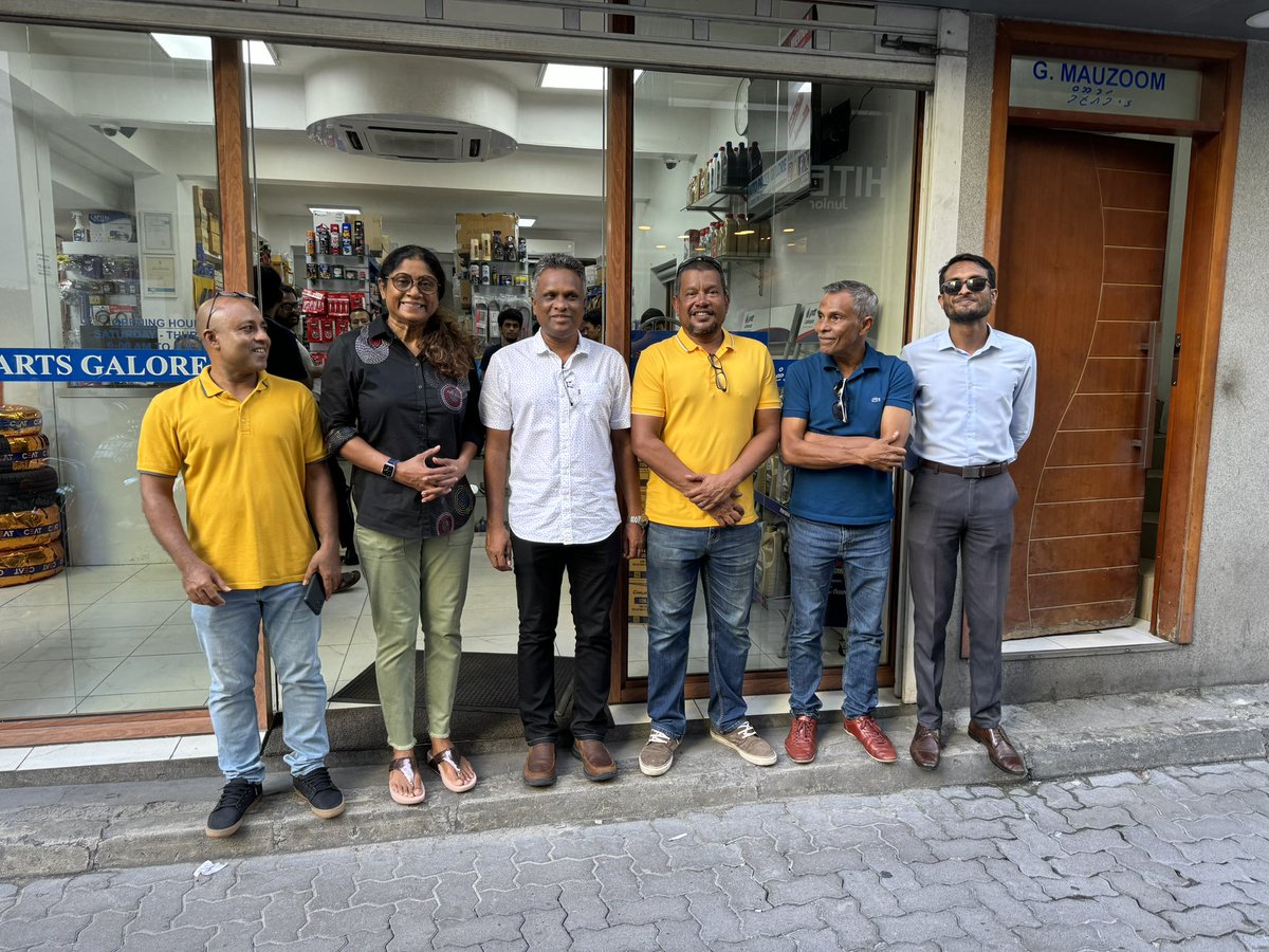 MariyaDidi's tweet photo. Vote @adamazim #Candidate4 for Mayor. He is a taskmaster who will listen to residents of Male’ and cater to their needs.
#FehiThanavasMale eh libigathumah, 13 Jan 2024 vaa Honihiru dhuvahu hendhunu hendhunaa nikume #MDP Candidate @adamazim ah heyo faahaga jassavaa vote dhevvaa. https://t.co/Ns3n2o0kDG