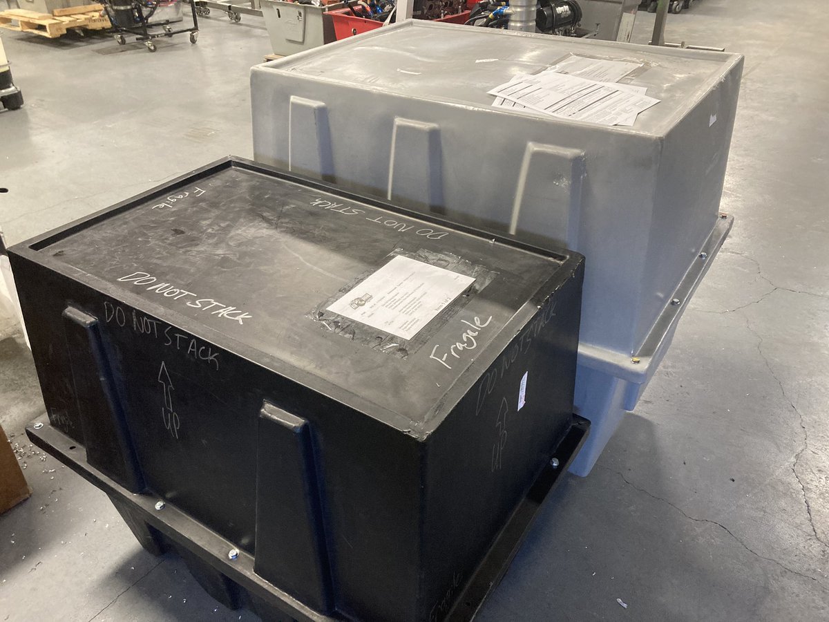 OttEngines's tweet image. Pair of twins boxed up and headed back to @ASCSRacing champion Jason Martin.