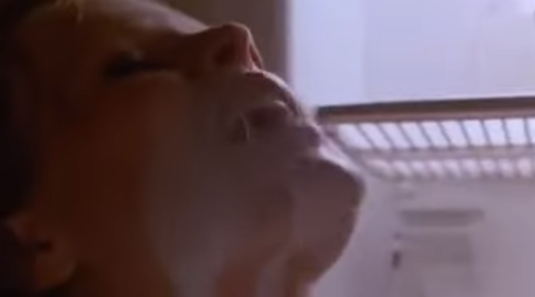 FilmsQuirky's tweet photo. Jan 11 : Milk 🥛
#Bales2024FilmChallenge #FilmX 📽️ 🎬
@bales1181
#NineAndAHalfWeeks  [9 1/2 Weeks]  (1986)
Nothing takes the heat away of a chilli than a glass of milk and allow the kitchen sexual escapades to continue.
#MickeyRourke #KimBasinger
[3/3] https://t.co/92Twspp2aj