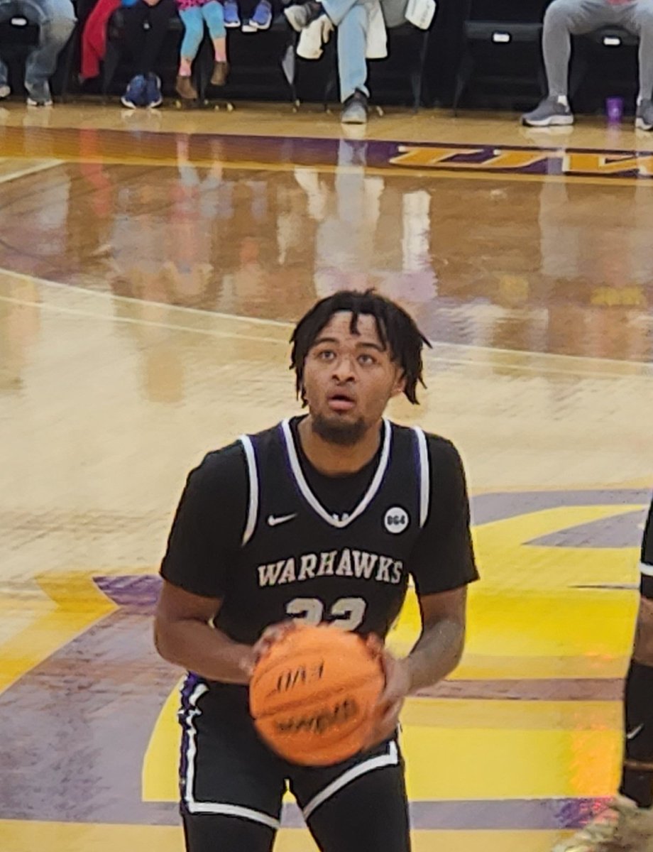 JordanLoppnow's tweet image. UW-STEVENS POINT MBB STUNS #9 UW-WHITEWATER, 100-92

UWSP-
Josiah Butler #24 (Fox Valley Luth) 24p
Malik Abdul-Wahid #1 (Brookfield Cent.) 22p

UWW-
Miles Barnstable #14 (Howards Grove) 25p
James Kelley #32 (St. John NW) 16p

*UWW's 2nd loss of year (other was against Carthage)