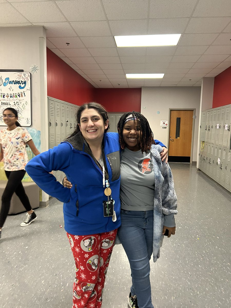 MrsDeviney's tweet photo. Student-teacher swap! One of my students dressed like me and even borrowed my sweater - the LRMS band shirt was a nice touch 🙌🏼
#GoLightning #LRMS https://t.co/KKkFrt0gGI