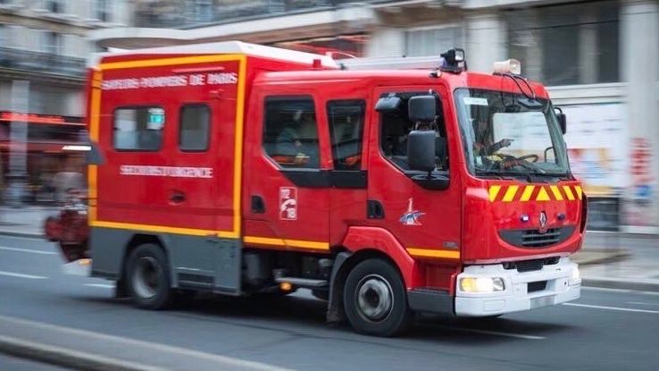 info_Paris_IDF's tweet photo. 🔴 FLASH - #Aubervilliers : Un homme a été transporté à l’hôpital en état d’urgence #absolue ce mercredi. 

👉 La victime a été intoxiquée par les #fumées de l’incendie d’une cave, qui a mobilisé une vingtaine de pompiers. (Lp) #SeineSaintDenis https://t.co/8kN015Xx1W