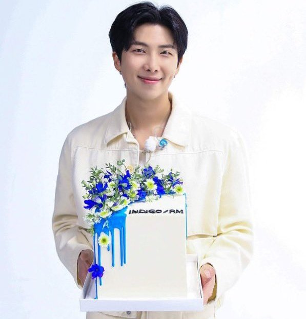 Team7Paradise's tweet photo. — 🏆 Felicitaciones a #NAMJOON por ganar el final de la categoría "Best K-MUSIC Artist" en los KM CHARTS en la app myp1ck &amp; idol champ.

El premio será entregado directamente a Namjoon!

CONGRATULATIONS RM
BEST KMUSIC ARTIST RM 
#RM #BTSRM #방탄소년단RM https://t.co/orWJHluwQU