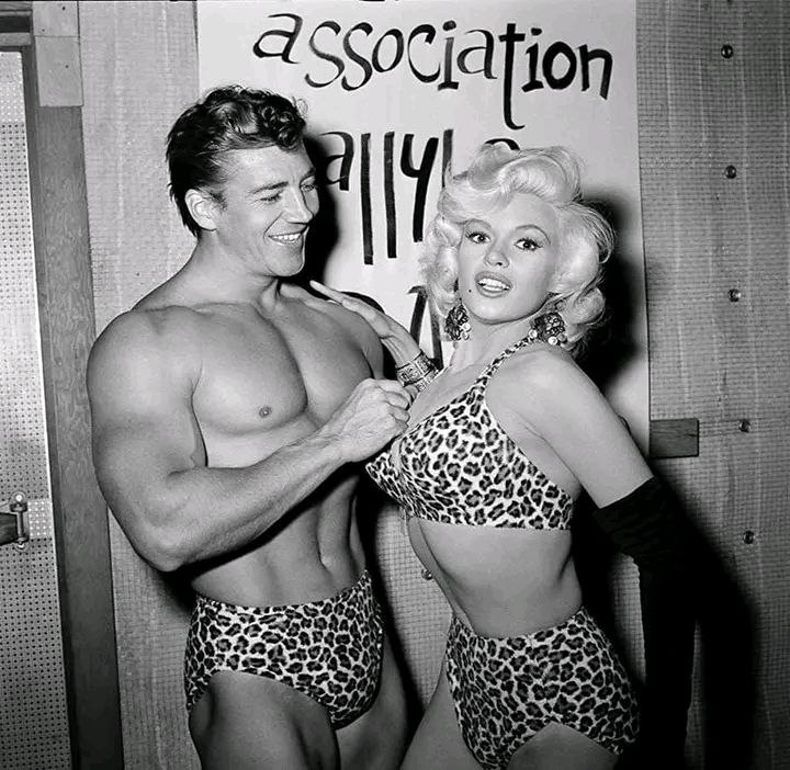 Jayne Mansfield 

Mickey Hargitay 

See the difference in the torsos.

A large torso/belly for the female Mickey Hargitay .

A small torso with the ribs falling down in it, no place for a baby, for the male Jayne Mansfield

From Forensicanthropology...