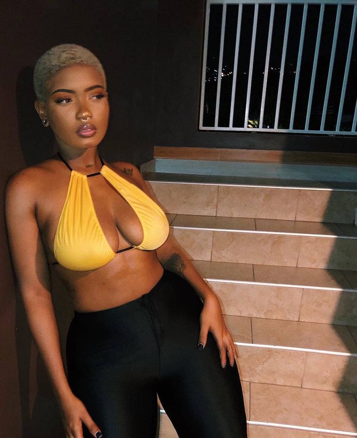 di_don_favv's tweet photo. Us Jamaicans know #JadaKingdom is all NATURAL. Don't ever put BBL &amp; her in the same sentence again and she was 18/19 here, FACTS!!🇯🇲 bright eeh https://t.co/7iF6EE8QM3
