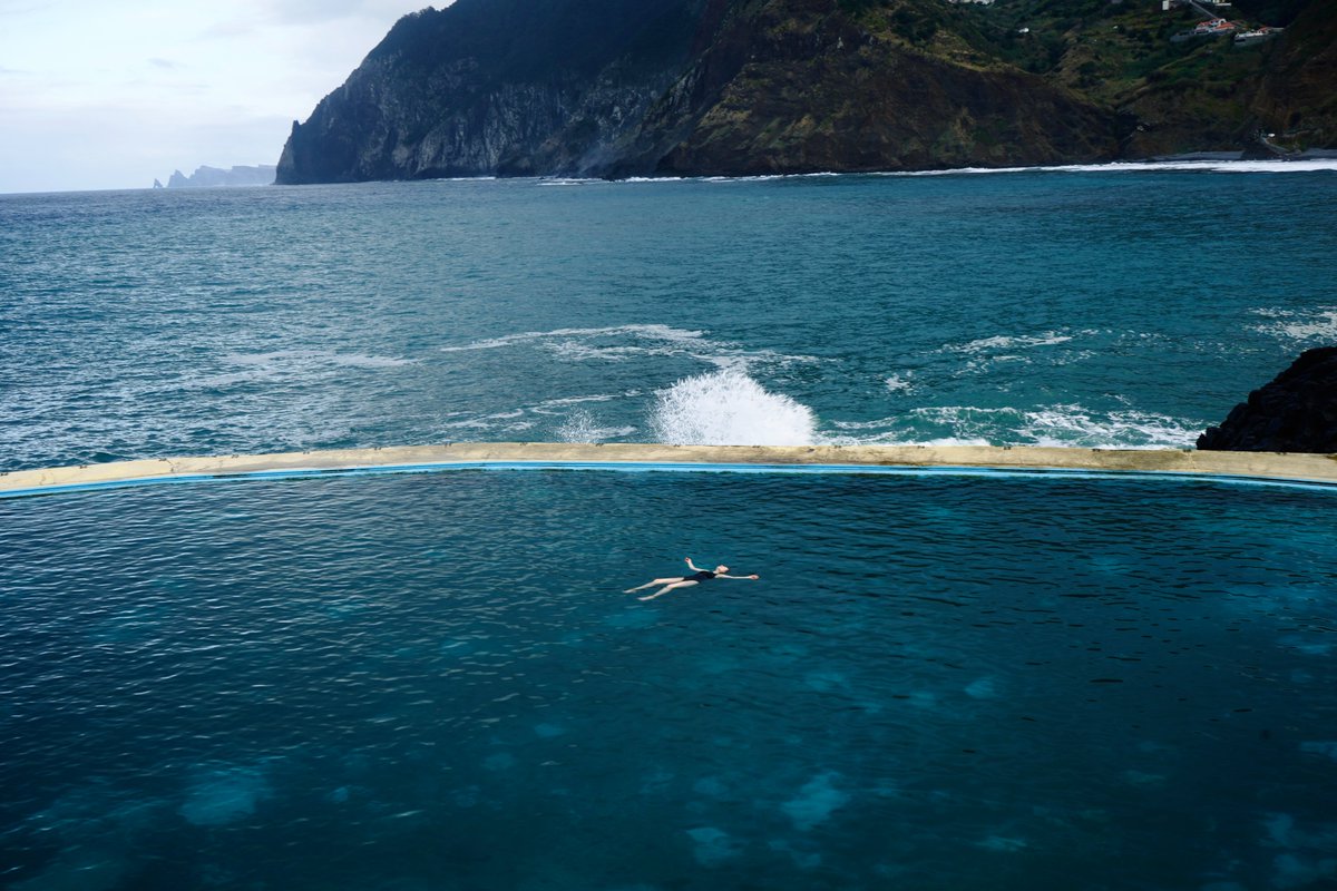 Roaming Ana tweet media