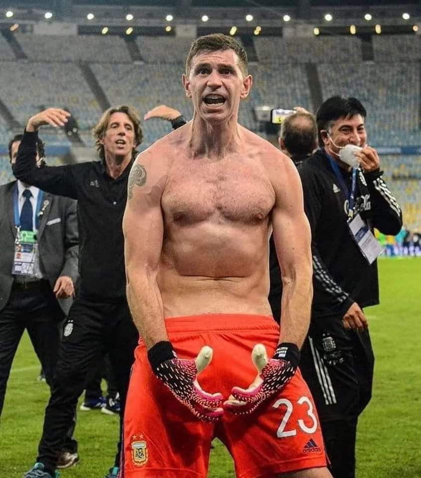 VIRALES DE FAMOSO 🍥 tweet media